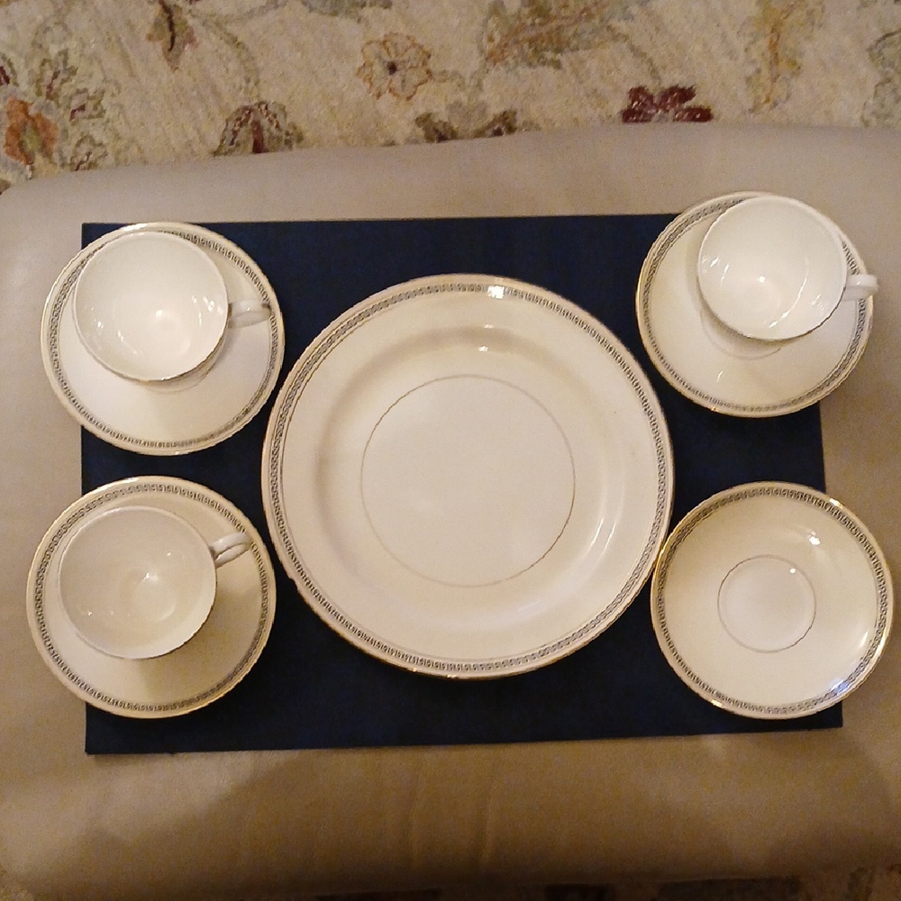 Nautilus Eggshell by the Homer Laughlin China Company